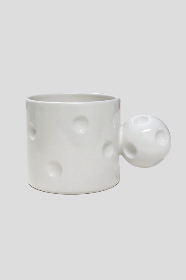 Signature sphere mug in glossy white