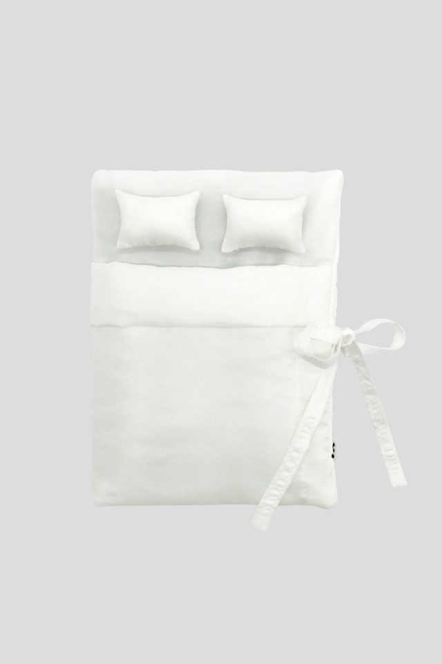PUFFY BED BOOK (white)